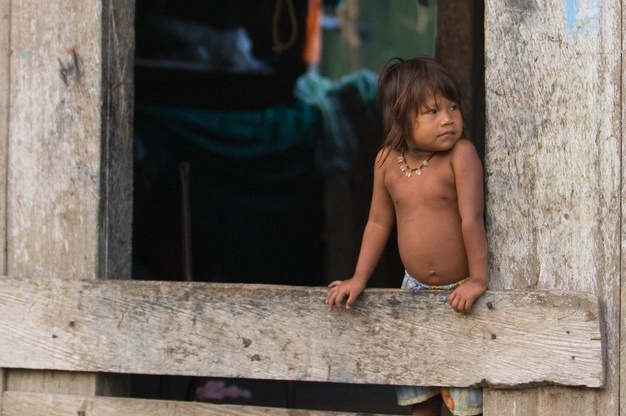 An internally displaced Embera child in Colombia