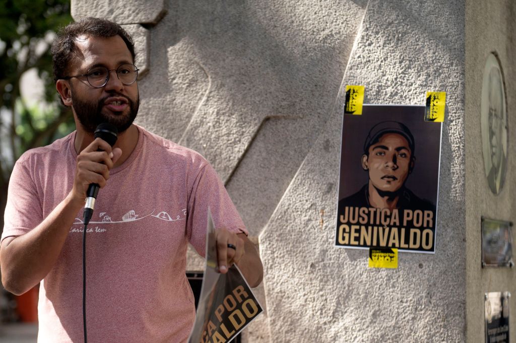 Brazilian evangelical pastor Henrique Vieira speaks during an event in Rio de Janeiro in May 2022 honoring Genivaldo de Jesus Santos, who died in police custody.