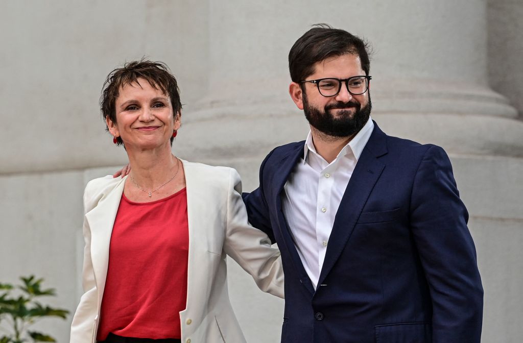 Chilean President Gabriel Boric with the new interior minister, Carolina Toha. Toha is tasked with getting Boric's administration back on track and dealing with security issues.