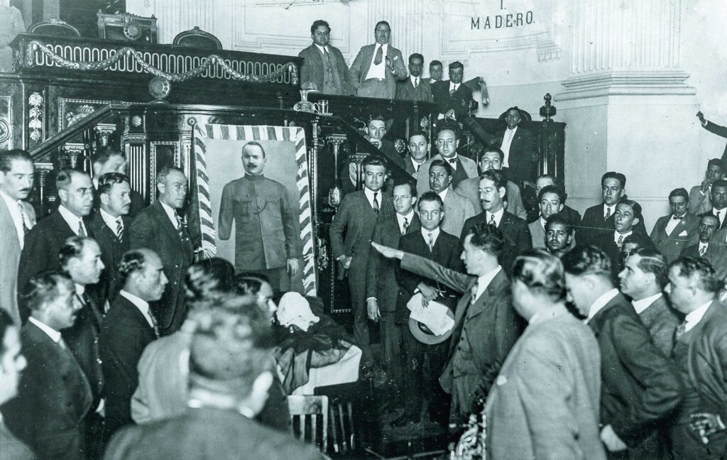 After Álvaro Obregón was assassinated in 1928, supporters gathered in front of his portrait in Mexico's Congress.