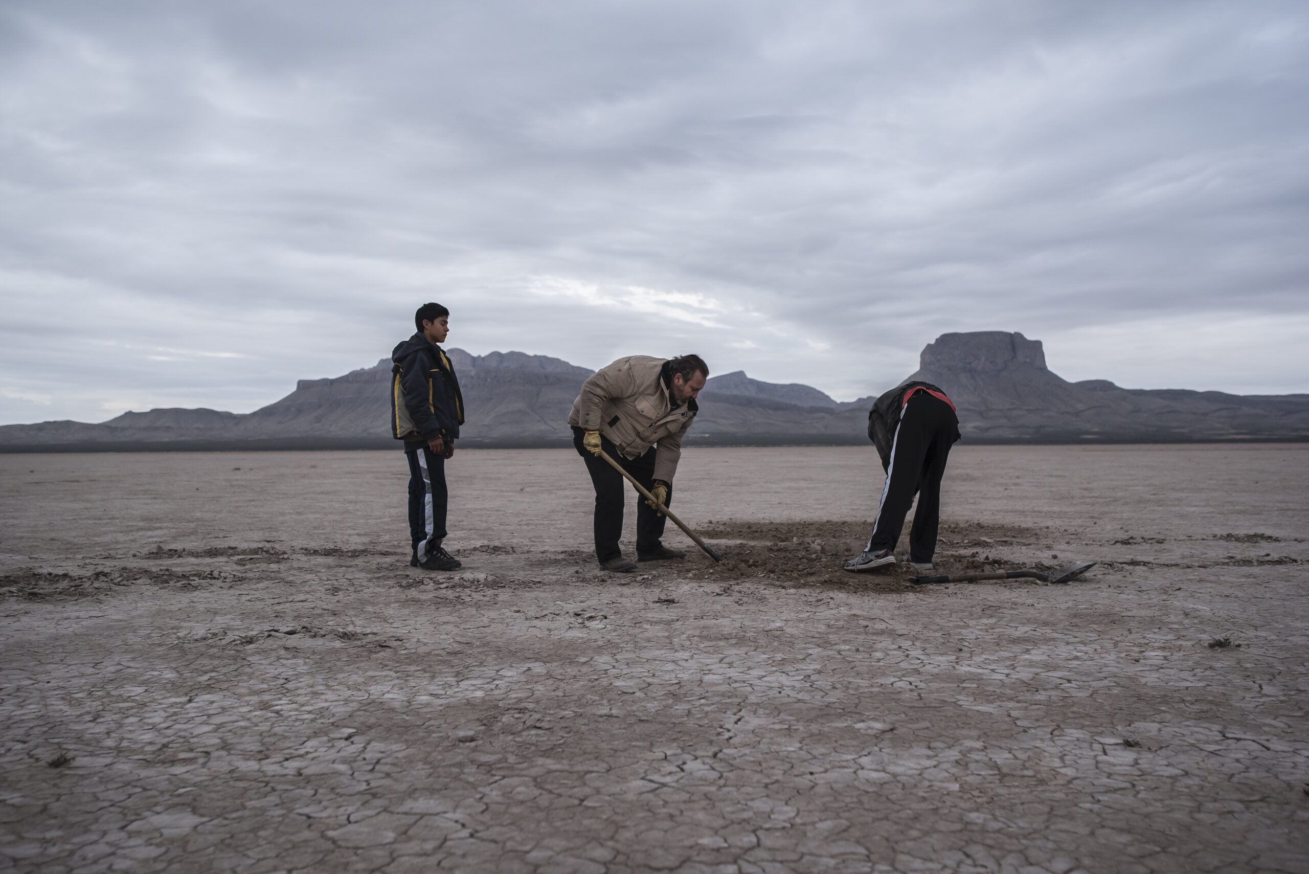 A still from the Mexican film La Caja, about violence and expoitation.