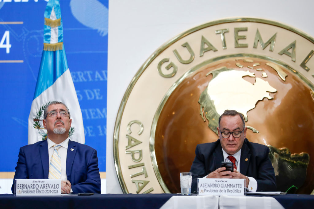 El difícil camino que le espera al presidente electo de Guatemala