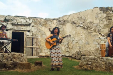 Kaomi, the Panamanian trio, performs “Me dijo bella” in Portobelo, Panama.