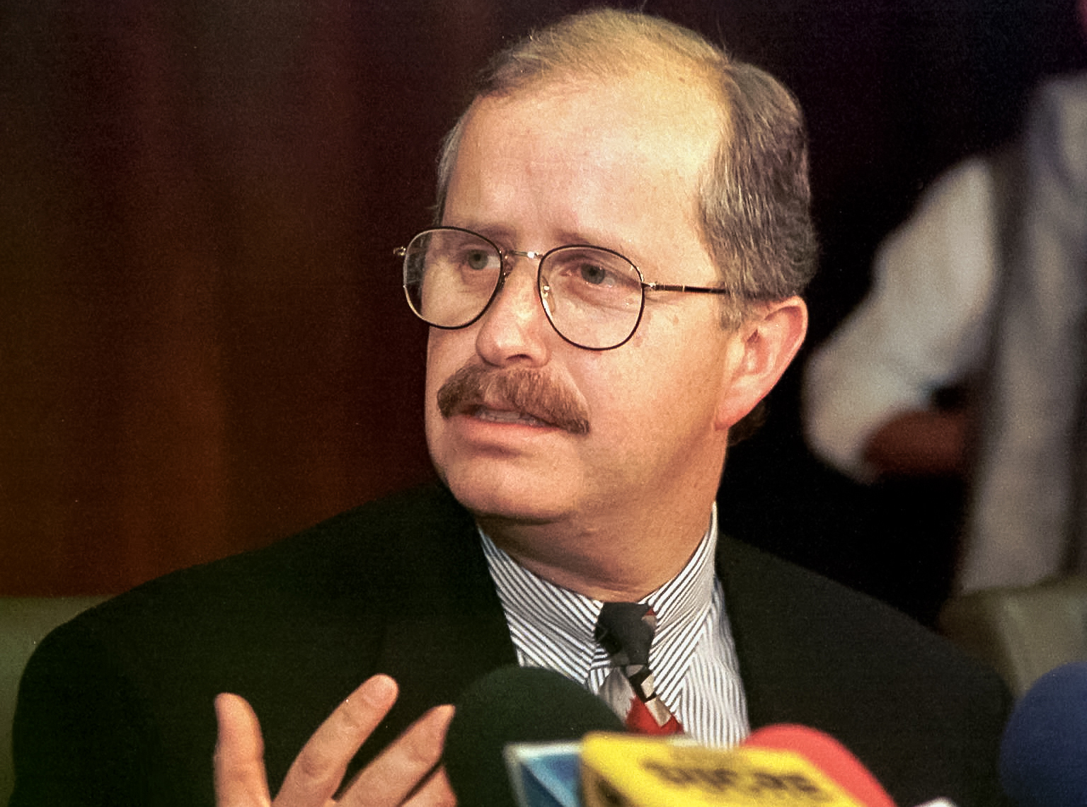 Former Ecuadorian Central Bank President Luis Jacome speaks during a press conference in 1998.